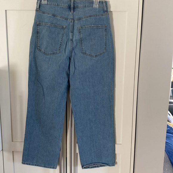 Universal Thread Distressed Wide Leg Jeans - Picture 5 of 8